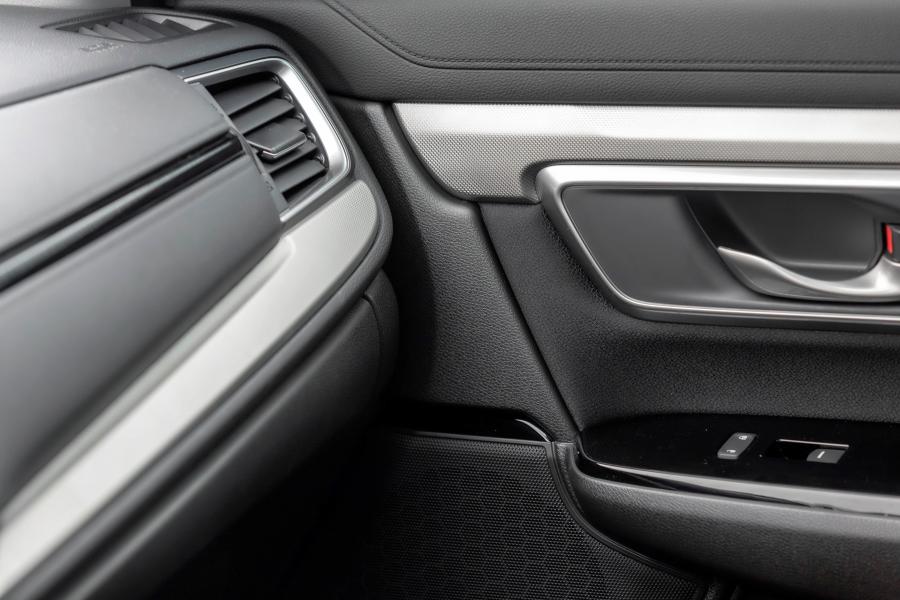 Детали интерьера Honda CR-V Hybrid 2018 года  (EU) (фото 52 из 56)